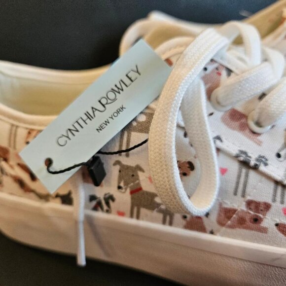 Cynthia Crawley sneakers, white with dogs, Size 9, brand new with tags - Picture 2 of 6
